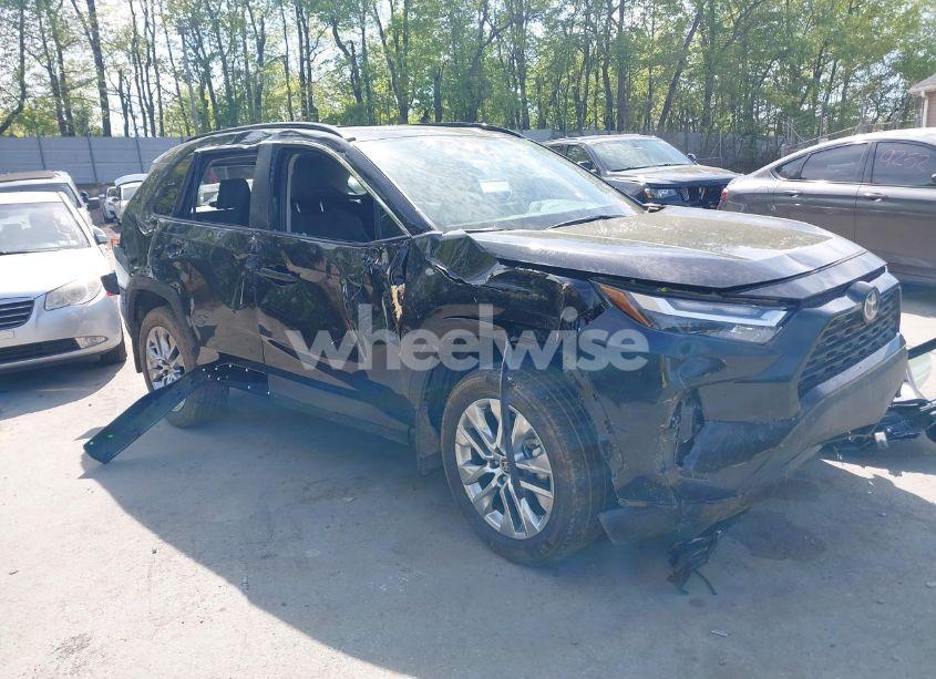 2025 Toyota Rav4 XLE PREMIUM (VIN 2T3A1RFV5SC510207) main photo