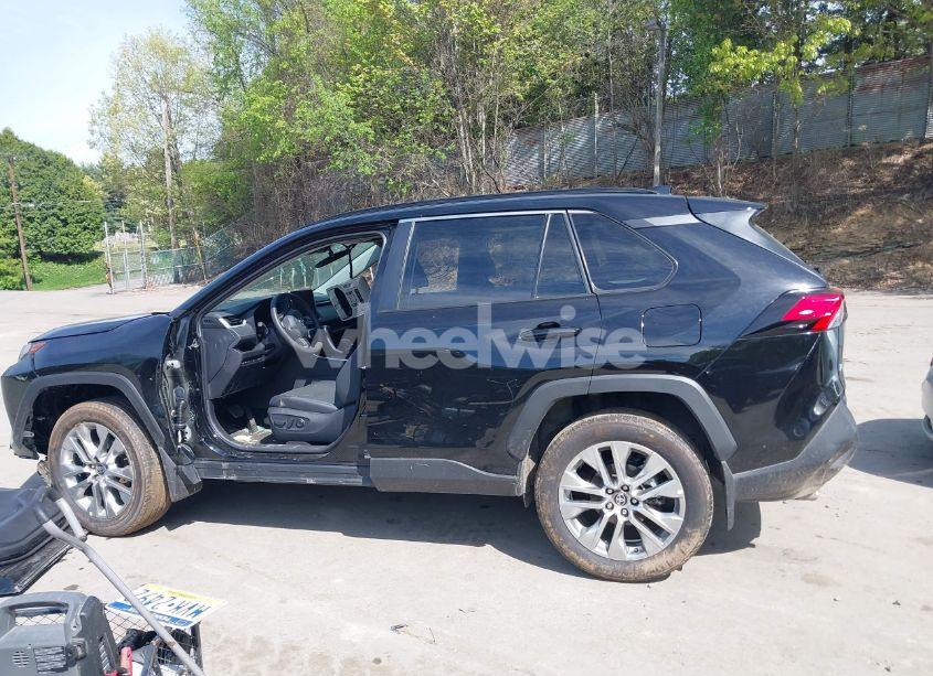 Photo 14 of 2025 Toyota Rav4 XLE PREMIUM (VIN 2T3A1RFV5SC510207)