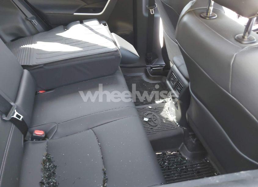 Photo 8 of 2025 Toyota Rav4 XLE PREMIUM (VIN 2T3A1RFV5SC510207)