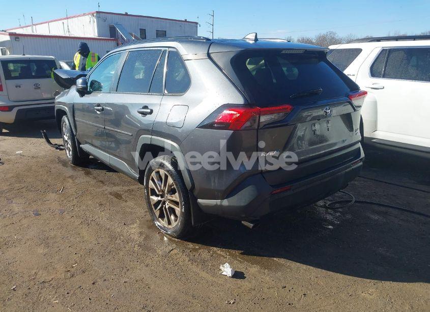 Photo 3 of 2019 Toyota Rav4 XLE PREMIUM (VIN 2T3A1RFV6KC051950)