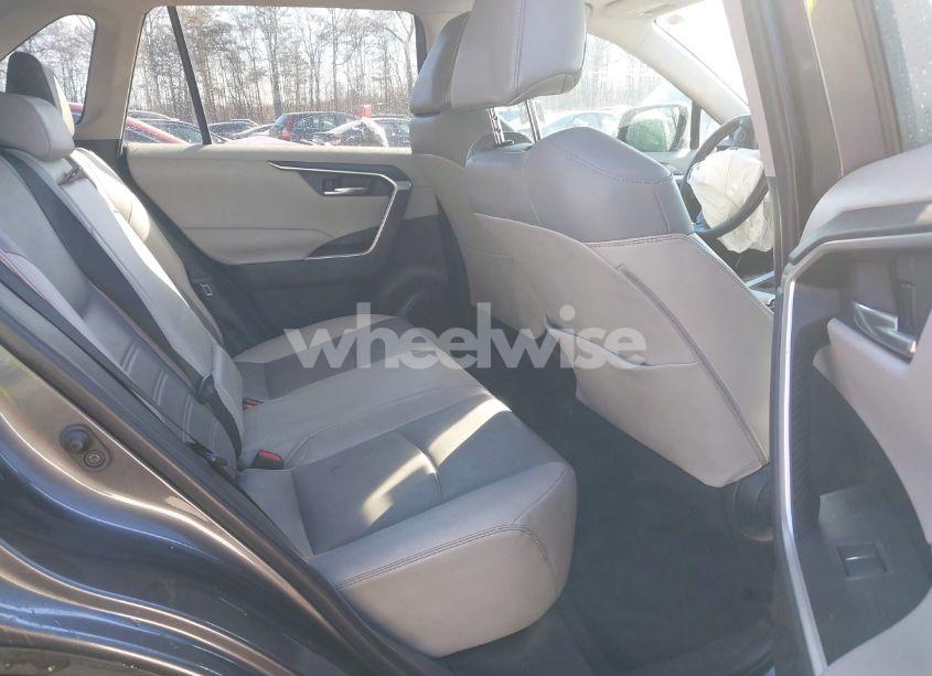 Photo 8 of 2019 Toyota Rav4 XLE PREMIUM (VIN 2T3A1RFV6KC051950)