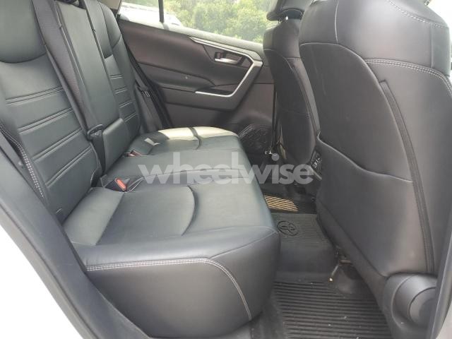 Photo 3 of 2020 TOYOTA RAV4 XLE PREMIUM (VIN 2T3A1RFV6LW093177)