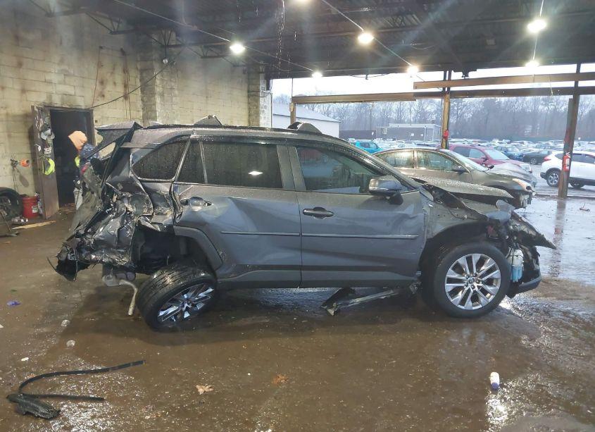 Photo 13 of 2020 Toyota Rav4 XLE PREMIUM (VIN 2T3A1RFV6LW126310)