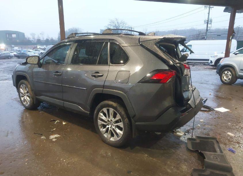 Photo 3 of 2020 Toyota Rav4 XLE PREMIUM (VIN 2T3A1RFV6LW126310)