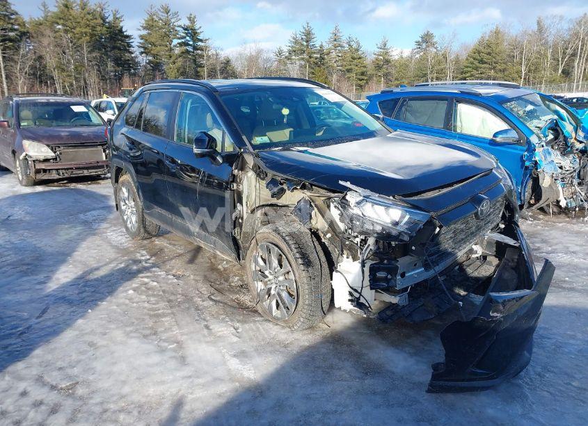 2021 Toyota Rav4 XLE PREMIUM (VIN 2T3A1RFV6MW161625) main photo