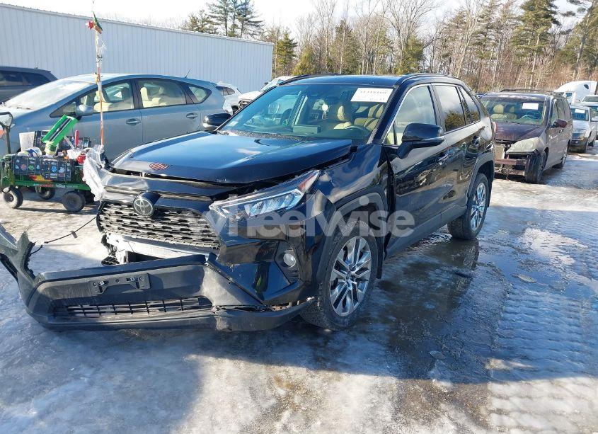 Photo 2 of 2021 Toyota Rav4 XLE PREMIUM (VIN 2T3A1RFV6MW161625)