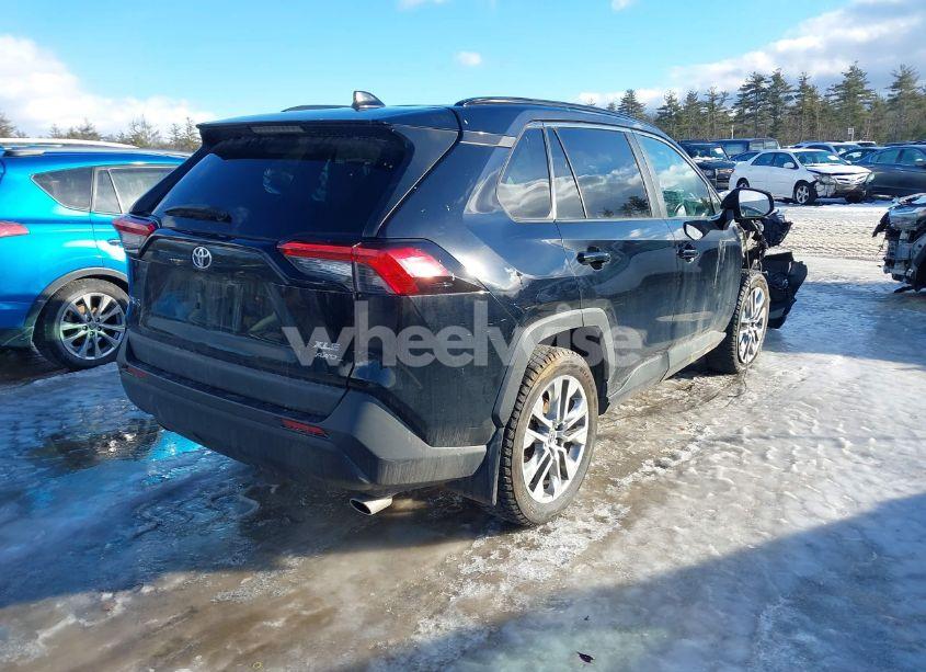 Photo 4 of 2021 Toyota Rav4 XLE PREMIUM (VIN 2T3A1RFV6MW161625)