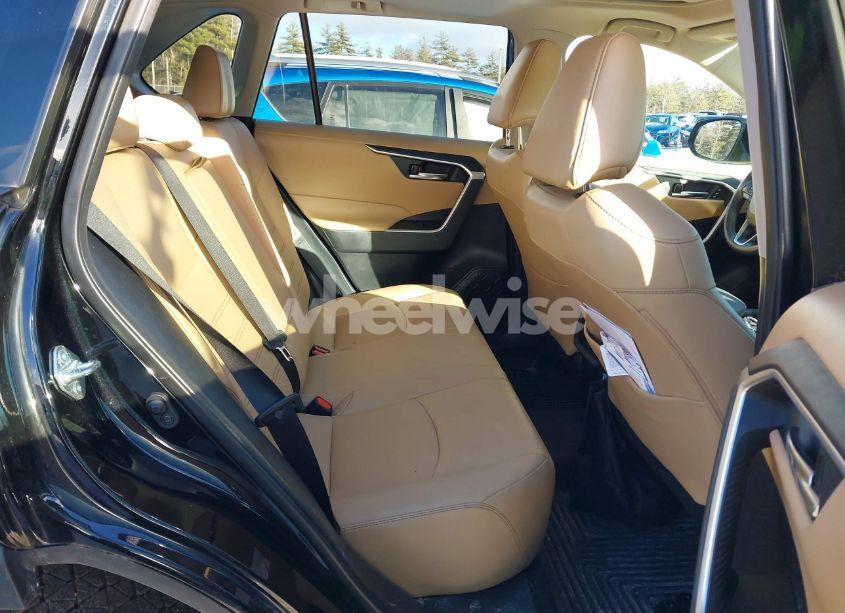 Photo 8 of 2021 Toyota Rav4 XLE PREMIUM (VIN 2T3A1RFV6MW161625)