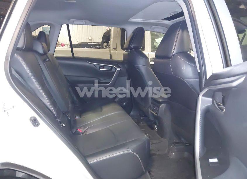 Photo 8 of 2021 Toyota Rav4 XLE PREMIUM (VIN 2T3A1RFV6MW170874)