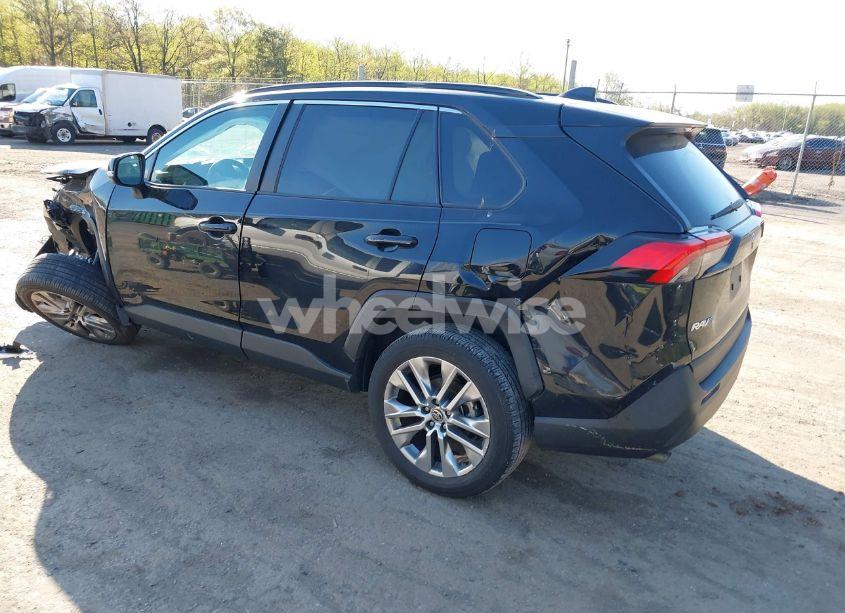 Photo 3 of 2022 Toyota Rav4 XLE PREMIUM (VIN 2T3A1RFV6NC283890)
