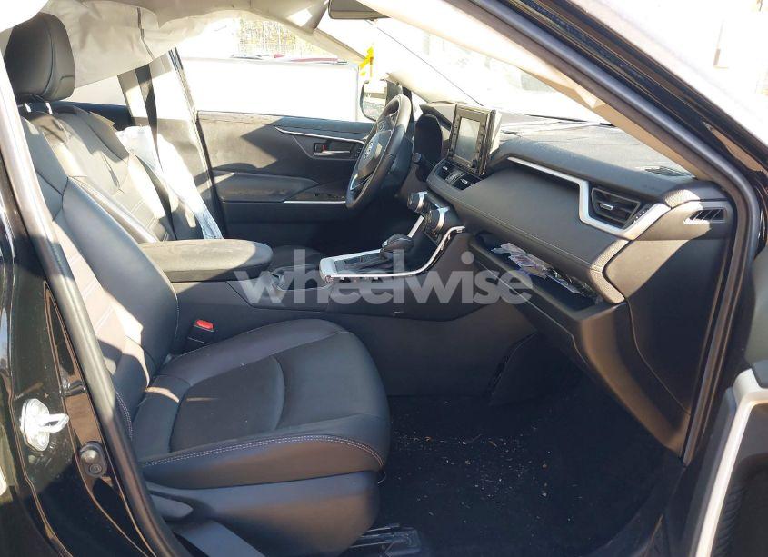 Photo 5 of 2022 Toyota Rav4 XLE PREMIUM (VIN 2T3A1RFV6NC283890)