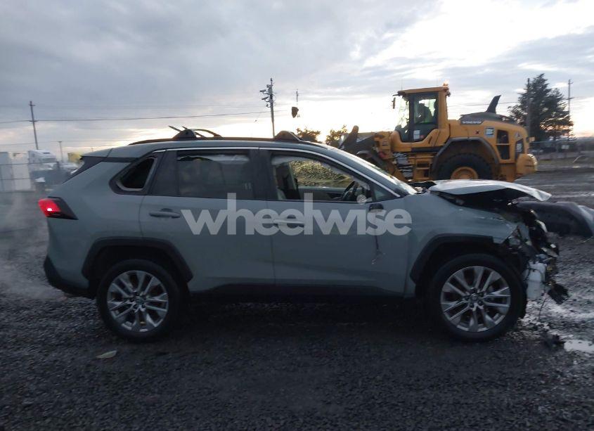 Photo 14 of 2022 Toyota Rav4 XLE PREMIUM (VIN 2T3A1RFV6NW288067)