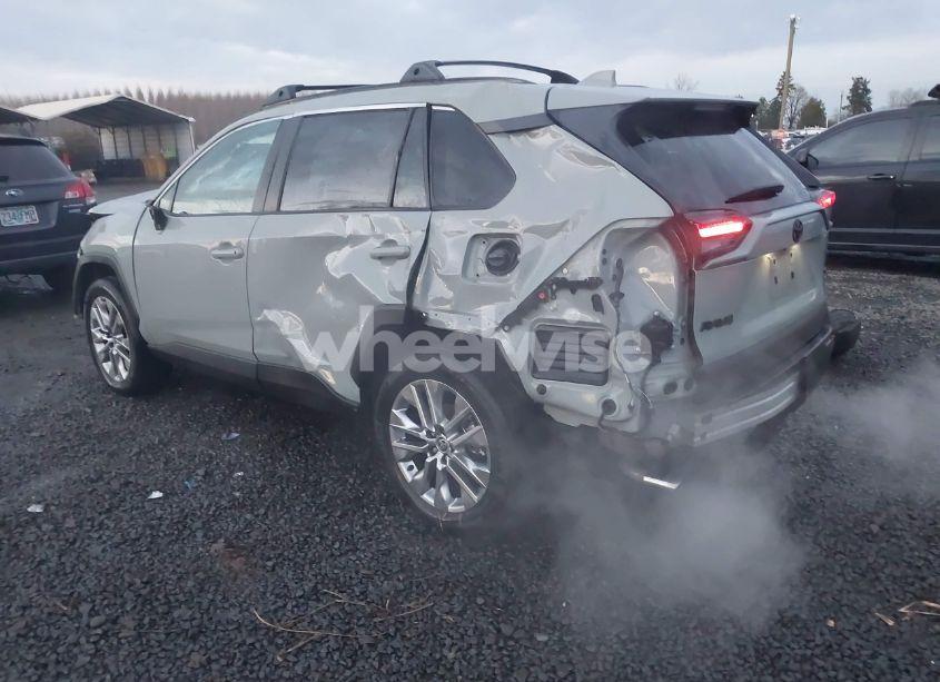 Photo 3 of 2022 Toyota Rav4 XLE PREMIUM (VIN 2T3A1RFV6NW288067)