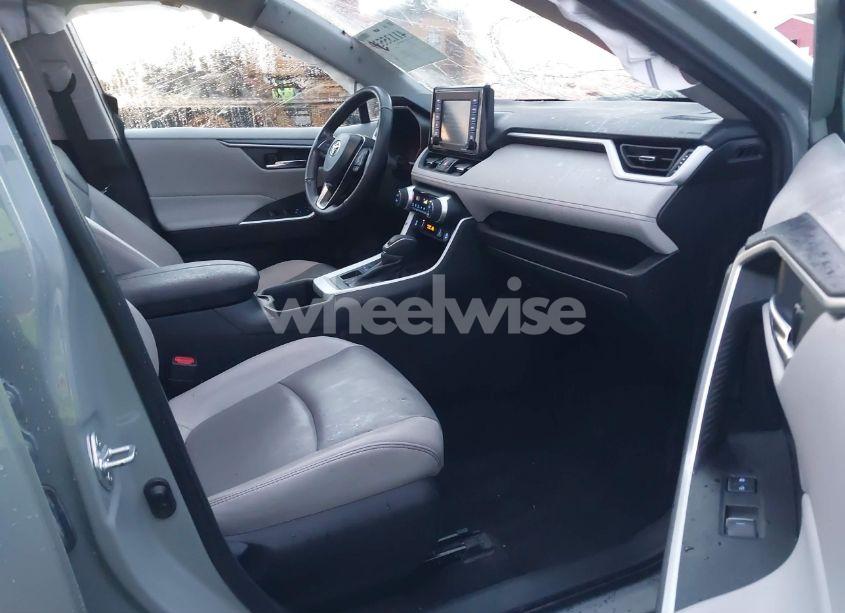 Photo 5 of 2022 Toyota Rav4 XLE PREMIUM (VIN 2T3A1RFV6NW288067)