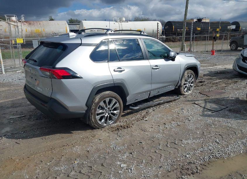 Photo 4 of 2023 Toyota Rav4 XLE PREMIUM (VIN 2T3A1RFV6PW391606)