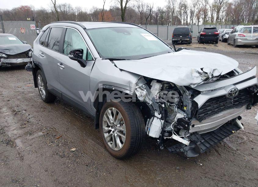 2025 Toyota Rav4 XLE PREMIUM (VIN 2T3A1RFV6SC503413) main photo