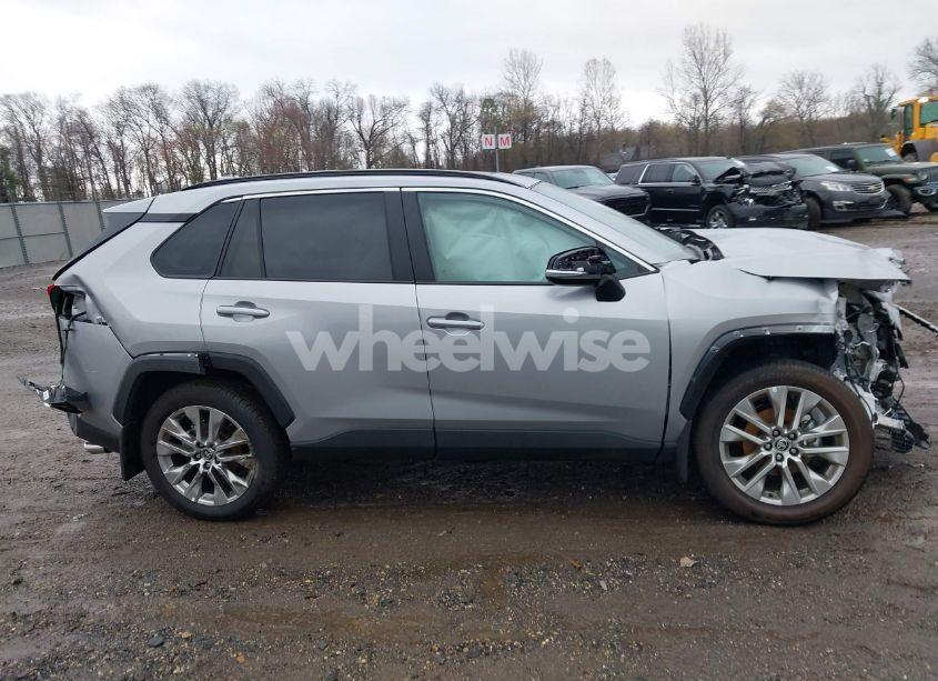 Photo 13 of 2025 Toyota Rav4 XLE PREMIUM (VIN 2T3A1RFV6SC503413)