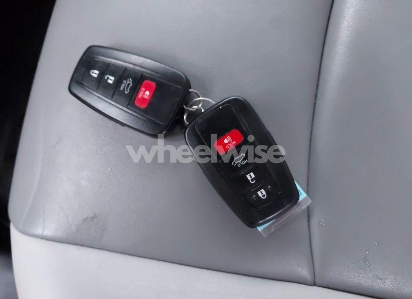 Photo 11 of 2019 Toyota Rav4 XLE PREMIUM (VIN 2T3A1RFV7KC010677)