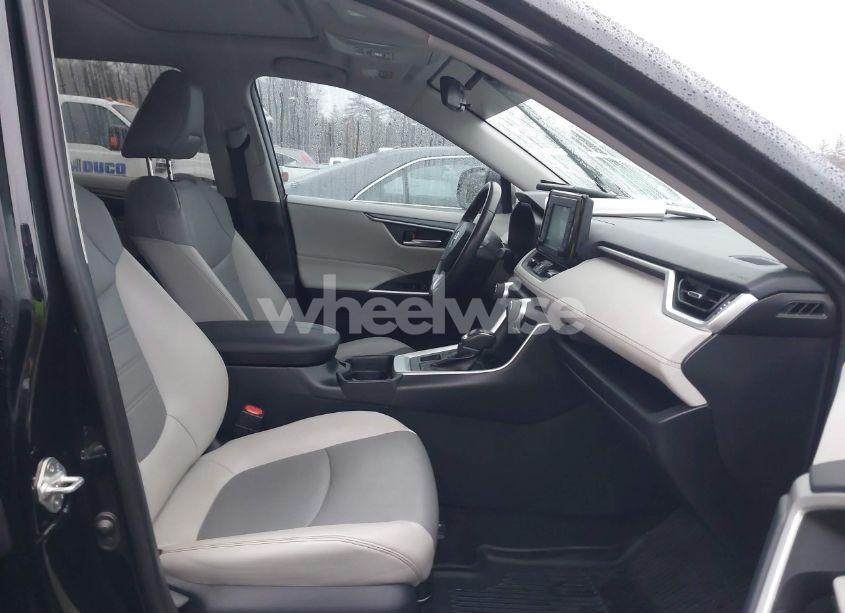 Photo 5 of 2019 Toyota Rav4 XLE PREMIUM (VIN 2T3A1RFV7KC010677)