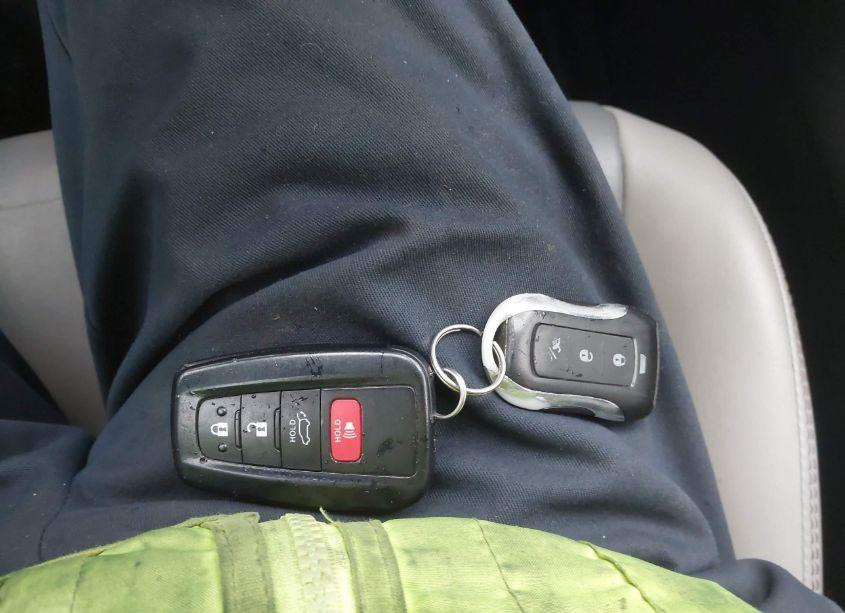 Photo 11 of 2019 Toyota Rav4 XLE PREMIUM (VIN 2T3A1RFV7KW002464)