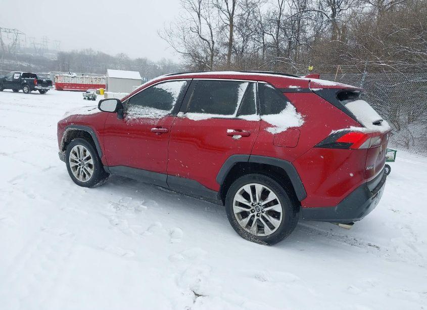 Photo 3 of 2019 Toyota Rav4 XLE PREMIUM (VIN 2T3A1RFV7KW002464)