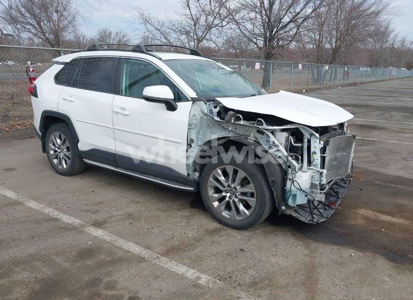 2020 Toyota Rav4 XLE PREMIUM (VIN 2T3A1RFV7LC140573) main photo