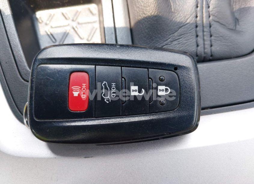 Photo 11 of 2020 Toyota Rav4 XLE PREMIUM (VIN 2T3A1RFV7LW086948)