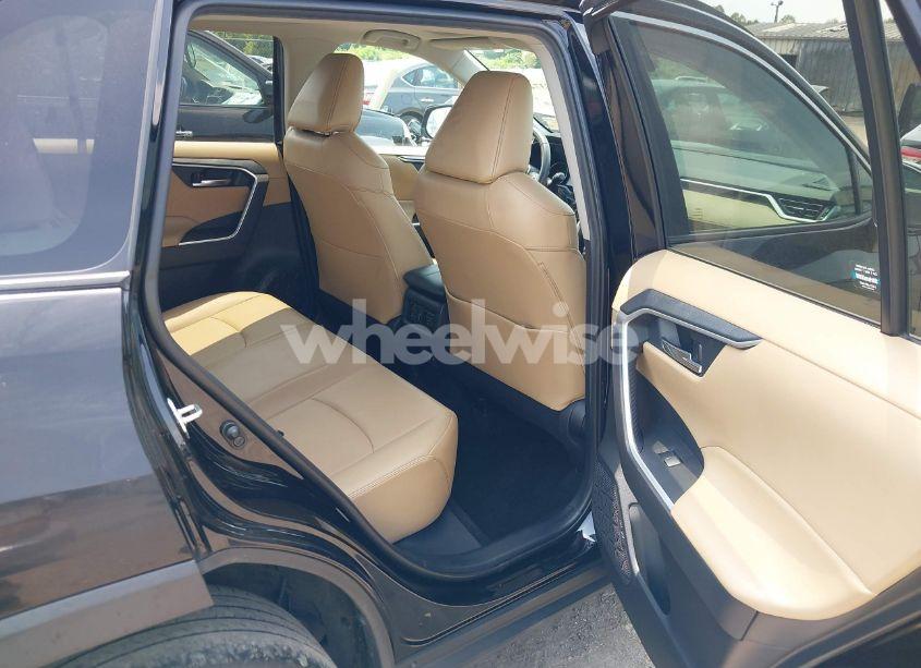 Photo 8 of 2020 Toyota Rav4 XLE PREMIUM (VIN 2T3A1RFV7LW086948)