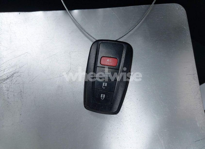 Photo 11 of 2021 Toyota Rav4 XLE PREMIUM (VIN 2T3A1RFV7MC145340)