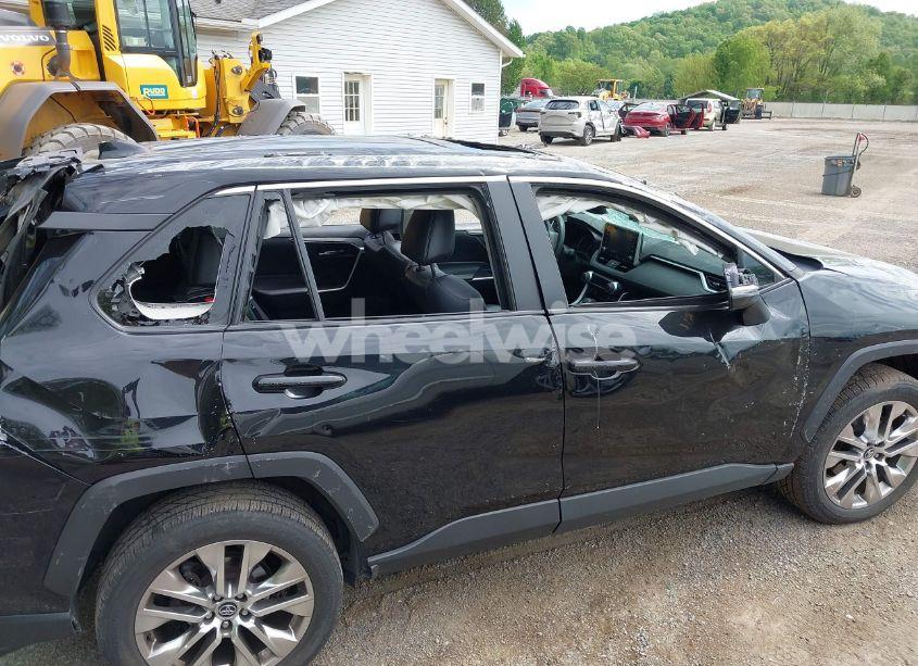 Photo 14 of 2021 Toyota Rav4 XLE PREMIUM (VIN 2T3A1RFV7MC145340)