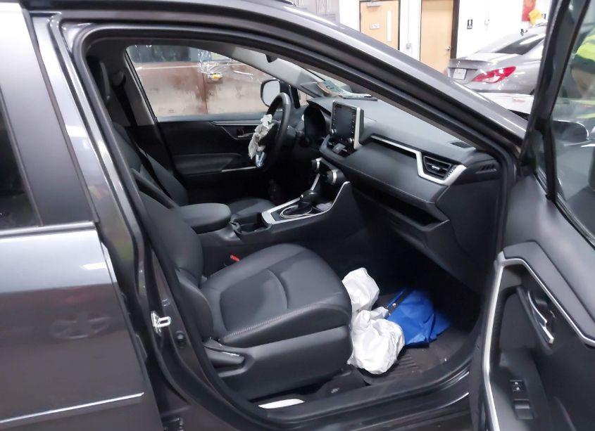 Photo 5 of 2021 Toyota Rav4 XLE PREMIUM (VIN 2T3A1RFV7MC249746)
