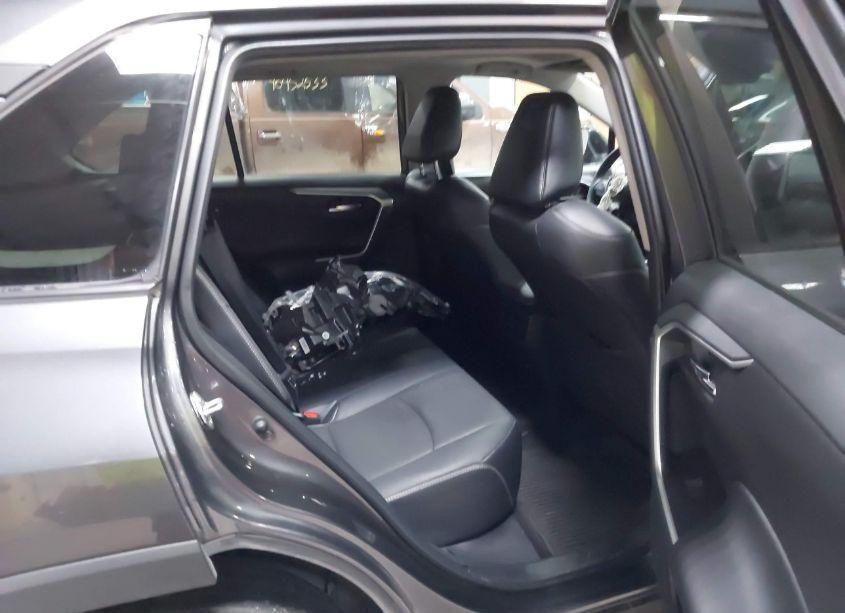 Photo 8 of 2021 Toyota Rav4 XLE PREMIUM (VIN 2T3A1RFV7MC249746)