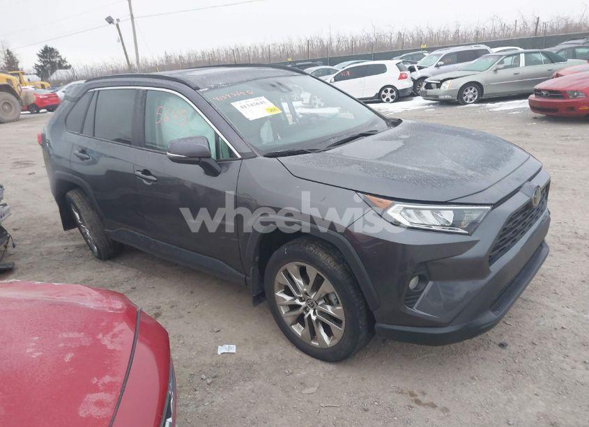 2021 Toyota Rav4 XLE PREMIUM (VIN 2T3A1RFV7MW234453) main photo