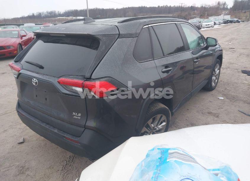 Photo 4 of 2021 Toyota Rav4 XLE PREMIUM (VIN 2T3A1RFV7MW234453)