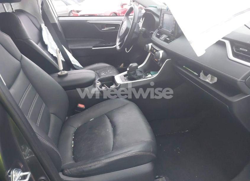 Photo 5 of 2021 Toyota Rav4 XLE PREMIUM (VIN 2T3A1RFV7MW234453)