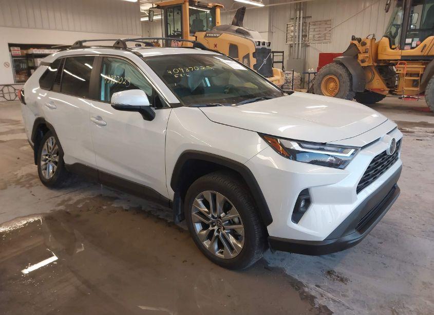 2023 Toyota Rav4 XLE PREMIUM (VIN 2T3A1RFV7PW390271) main photo