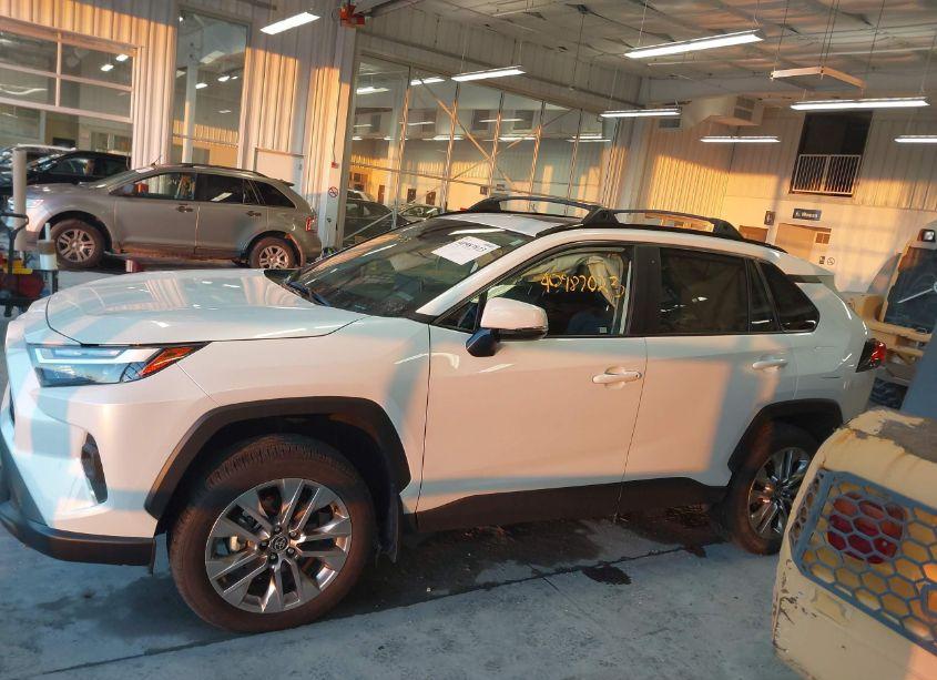 Photo 14 of 2023 Toyota Rav4 XLE PREMIUM (VIN 2T3A1RFV7PW390271)