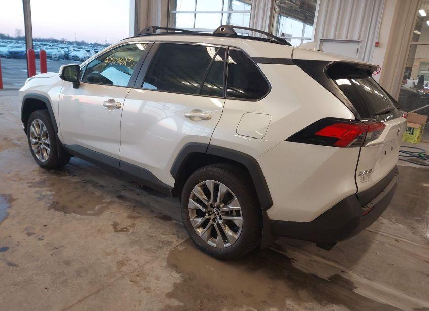 Photo 3 of 2023 Toyota Rav4 XLE PREMIUM (VIN 2T3A1RFV7PW390271)