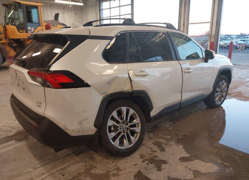 Photo 4 of 2023 Toyota Rav4 XLE PREMIUM (VIN 2T3A1RFV7PW390271)