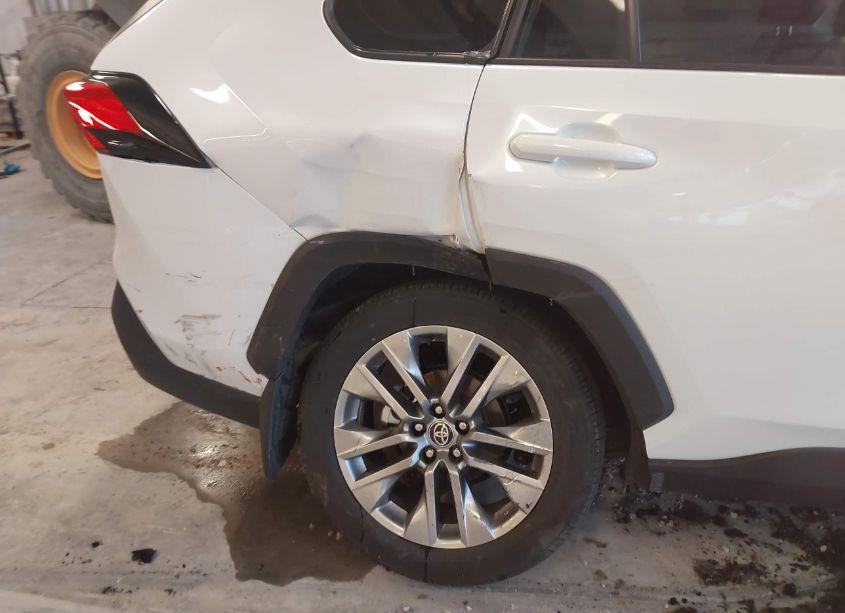 Photo 6 of 2023 Toyota Rav4 XLE PREMIUM (VIN 2T3A1RFV7PW390271)