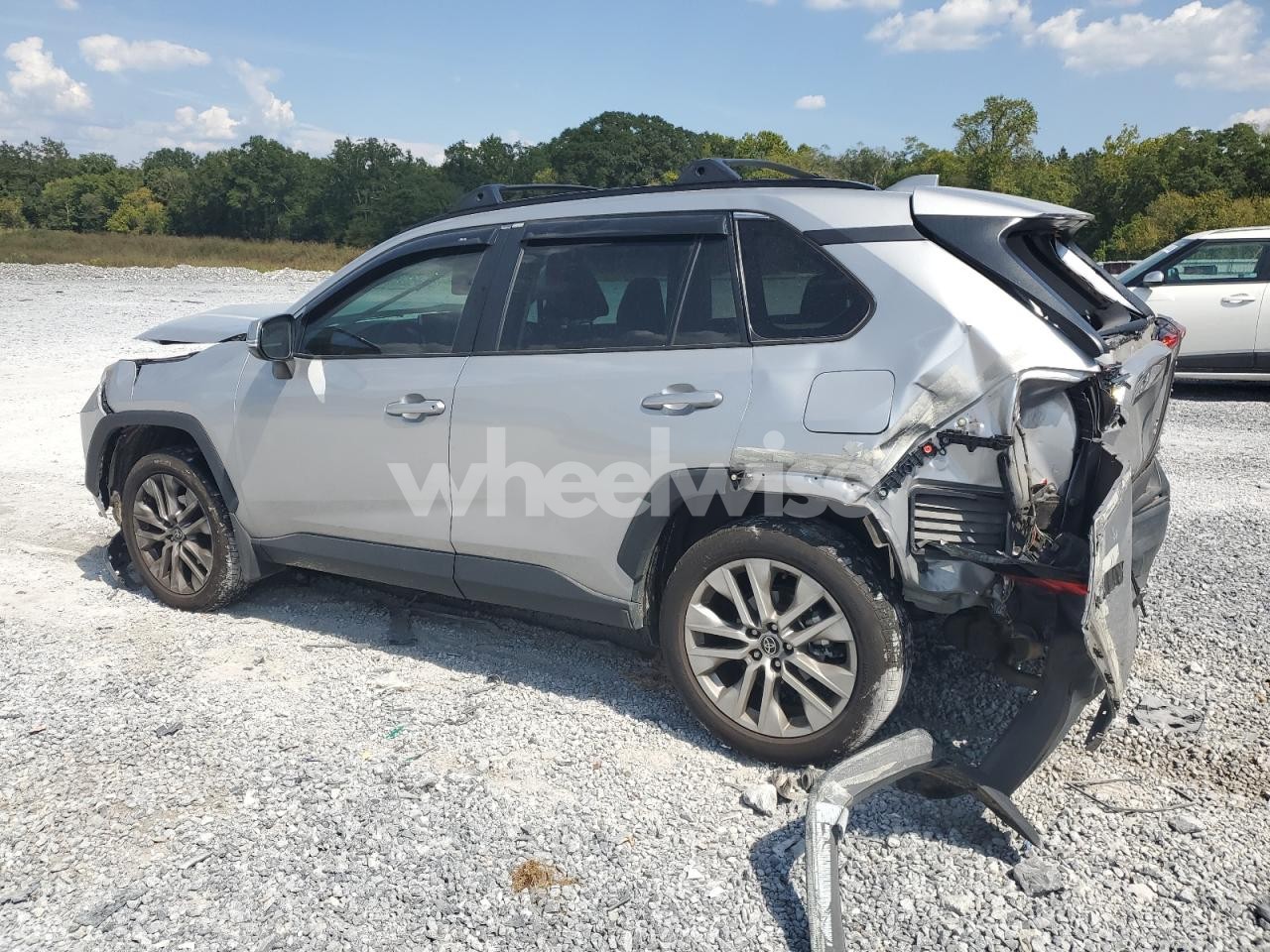 Photo 2 of 2024 TOYOTA RAV4 XLE PREMIUM (VIN 2T3A1RFV7RW469698)