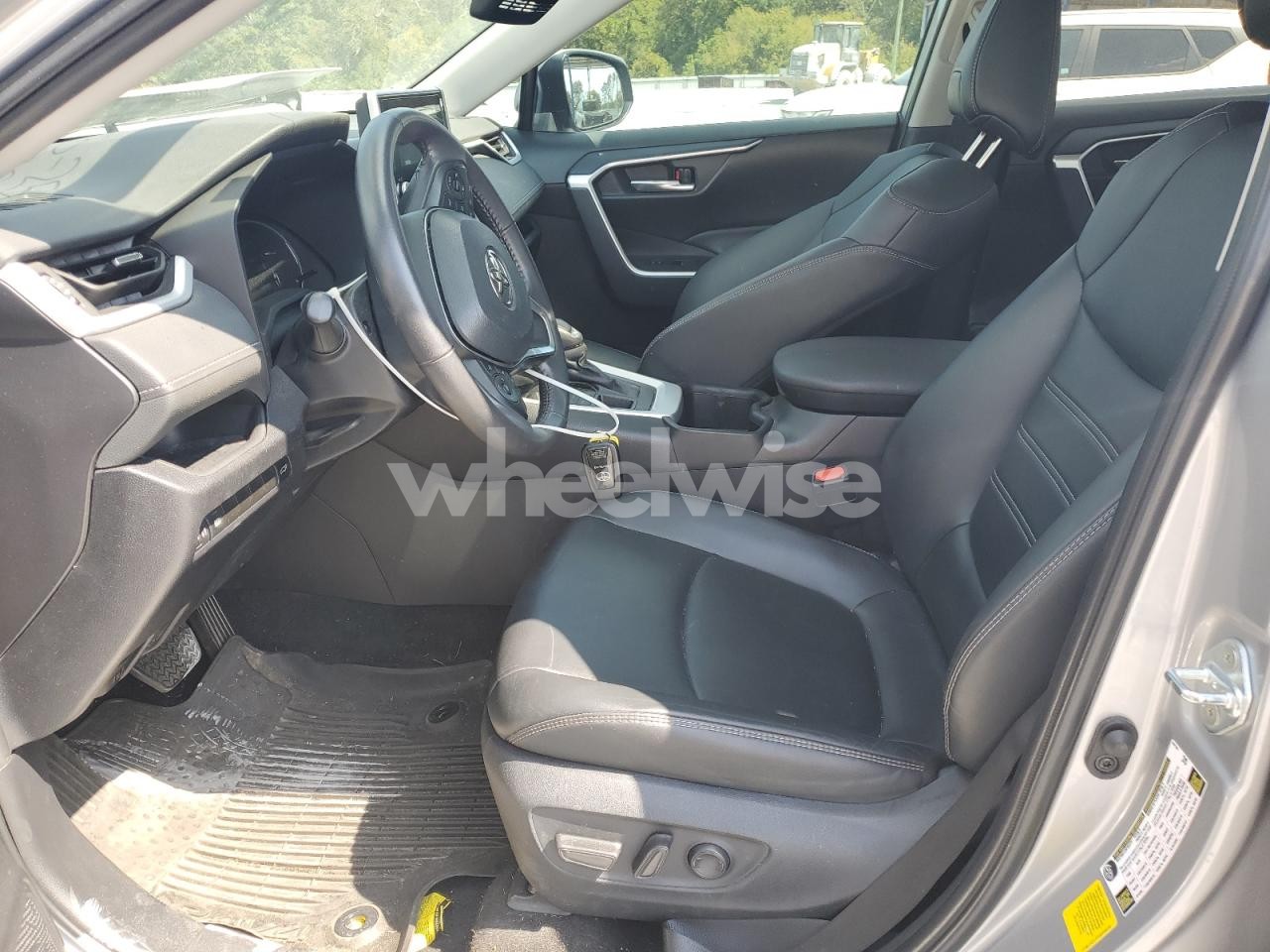 Photo 7 of 2024 TOYOTA RAV4 XLE PREMIUM (VIN 2T3A1RFV7RW469698)