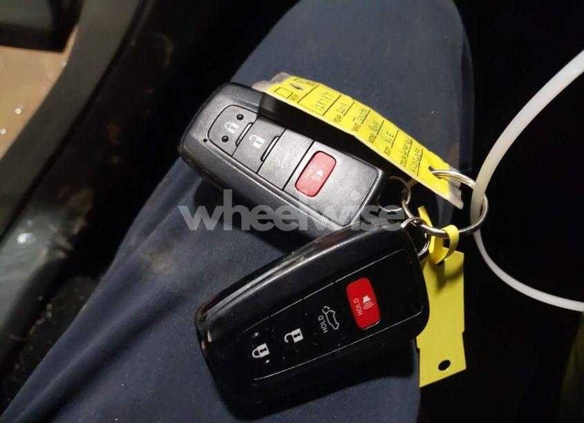 Photo 11 of 2019 Toyota Rav4 XLE PREMIUM (VIN 2T3A1RFV8KC056339)