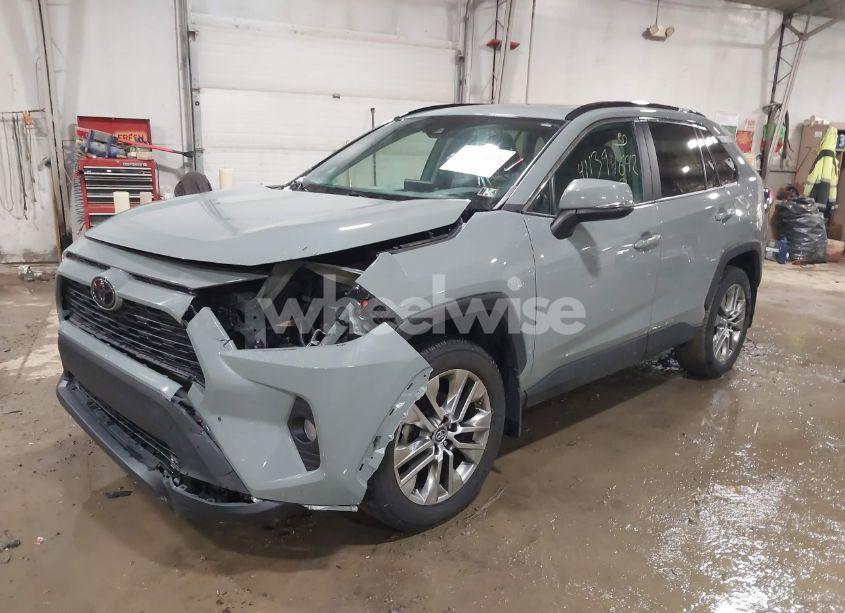 Photo 2 of 2019 Toyota Rav4 XLE PREMIUM (VIN 2T3A1RFV8KC056339)