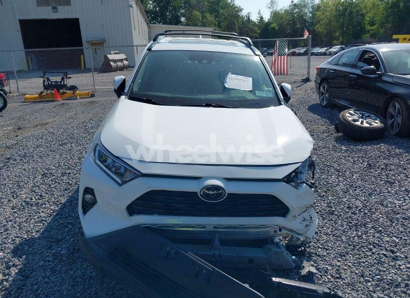 Photo 12 of 2020 Toyota Rav4 XLE PREMIUM (VIN 2T3A1RFV8LW119570)