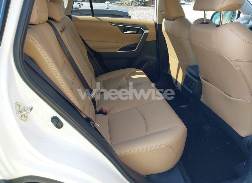 Photo 8 of 2020 Toyota Rav4 XLE PREMIUM (VIN 2T3A1RFV8LW119570)