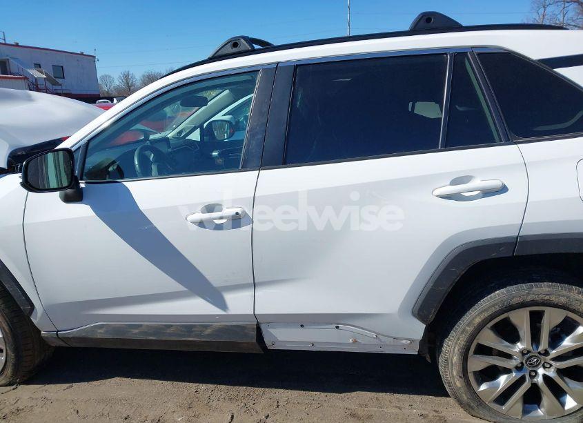 Photo 15 of 2020 Toyota Rav4 XLE PREMIUM (VIN 2T3A1RFV8LW136689)