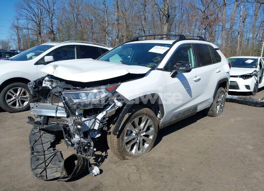 Photo 2 of 2020 Toyota Rav4 XLE PREMIUM (VIN 2T3A1RFV8LW136689)