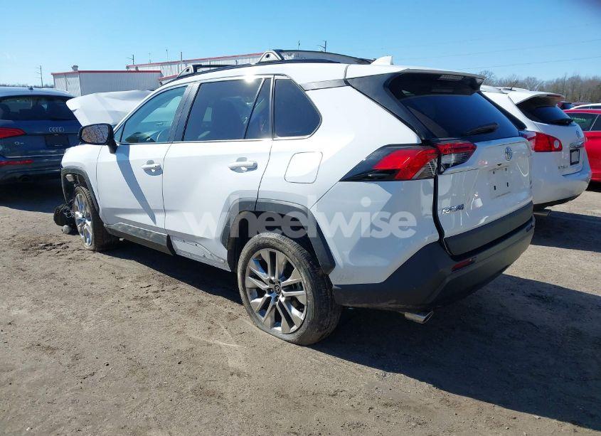 Photo 3 of 2020 Toyota Rav4 XLE PREMIUM (VIN 2T3A1RFV8LW136689)