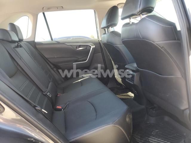 Photo 10 of 2021 TOYOTA RAV4 XLE PREMIUM (VIN 2T3A1RFV8MC181084)